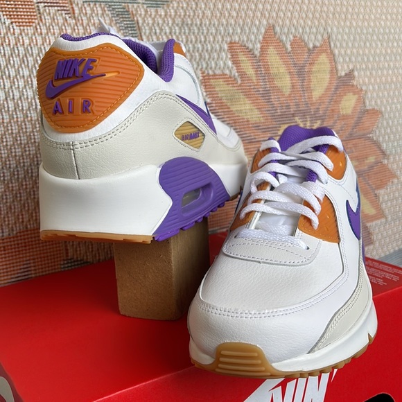 Nike Air Max 90 LTR
Big Kids' Shoes
White/Phantom/Citron Tint/ Action Gr… - Picture 11 of 16